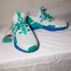 New Air Hurache by Nike size 13